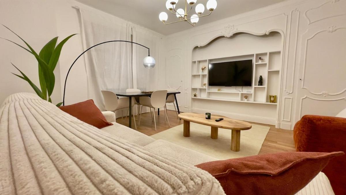 Le Richebourg - Place Wilson, Centre Apartment