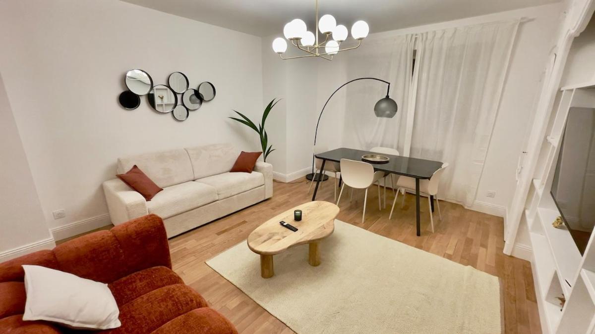 Le Richebourg - Place Wilson, Centre Apartment